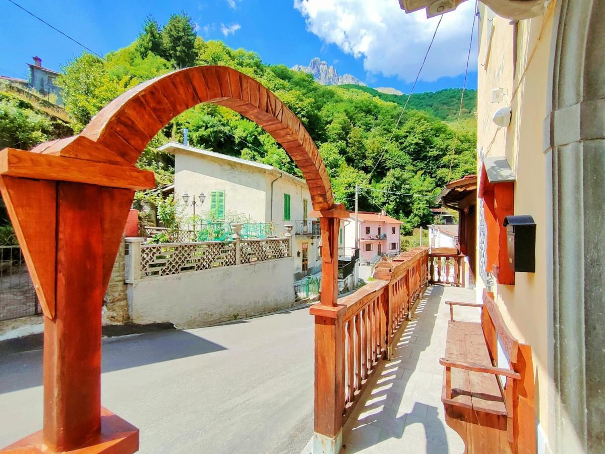 Hotel Palazzo Del Doma - Lake Vagli Vagli di Sotto Buitenkant foto
