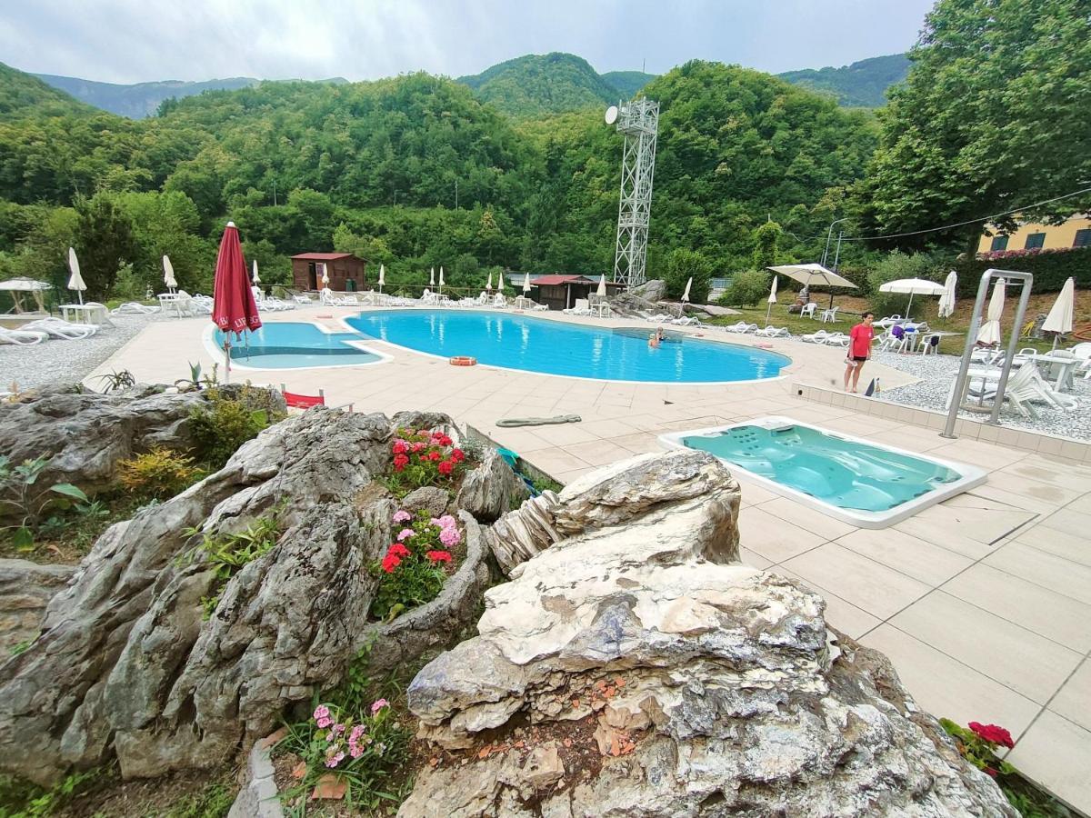 Hotel Palazzo Del Doma - Lake Vagli Vagli di Sotto Buitenkant foto