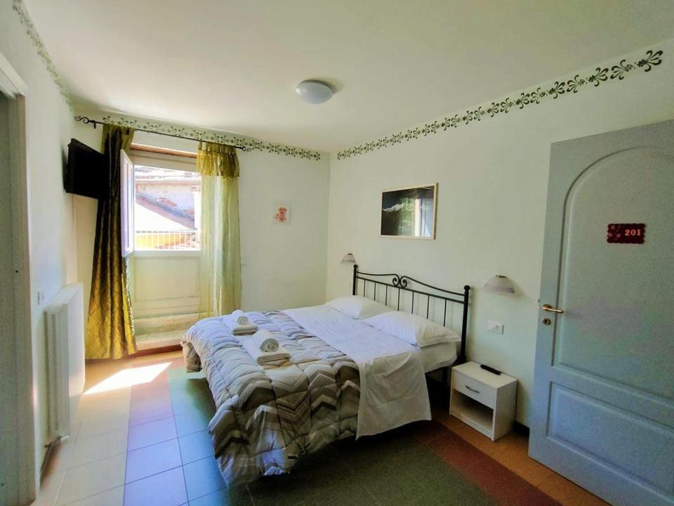 Hotel Palazzo Del Doma - Lake Vagli Vagli di Sotto Buitenkant foto