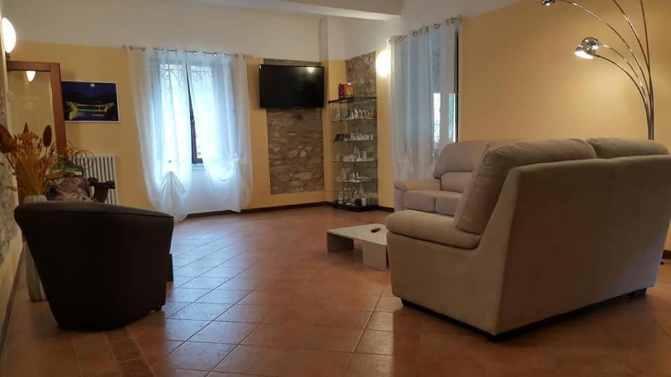 Hotel Palazzo Del Doma - Lake Vagli Vagli di Sotto Buitenkant foto